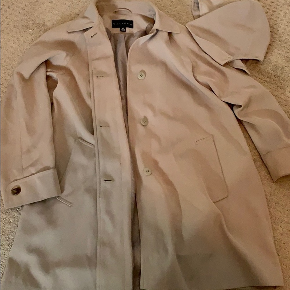 Tan buttoned jacket - Picture 2 of 4